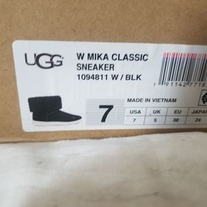Woman's uggs 7
